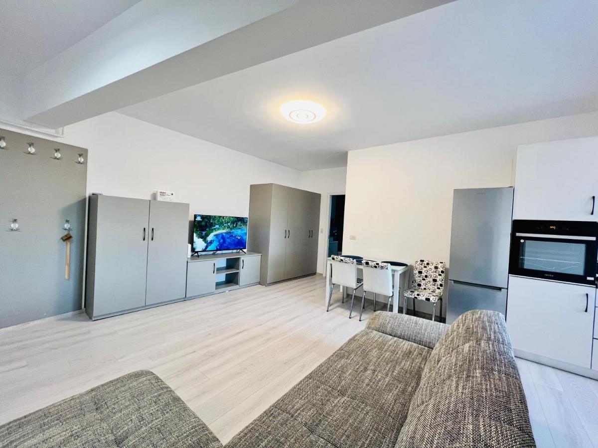 Ferienwohnung Altheda Living Zamca C4 Suceava Exterior foto